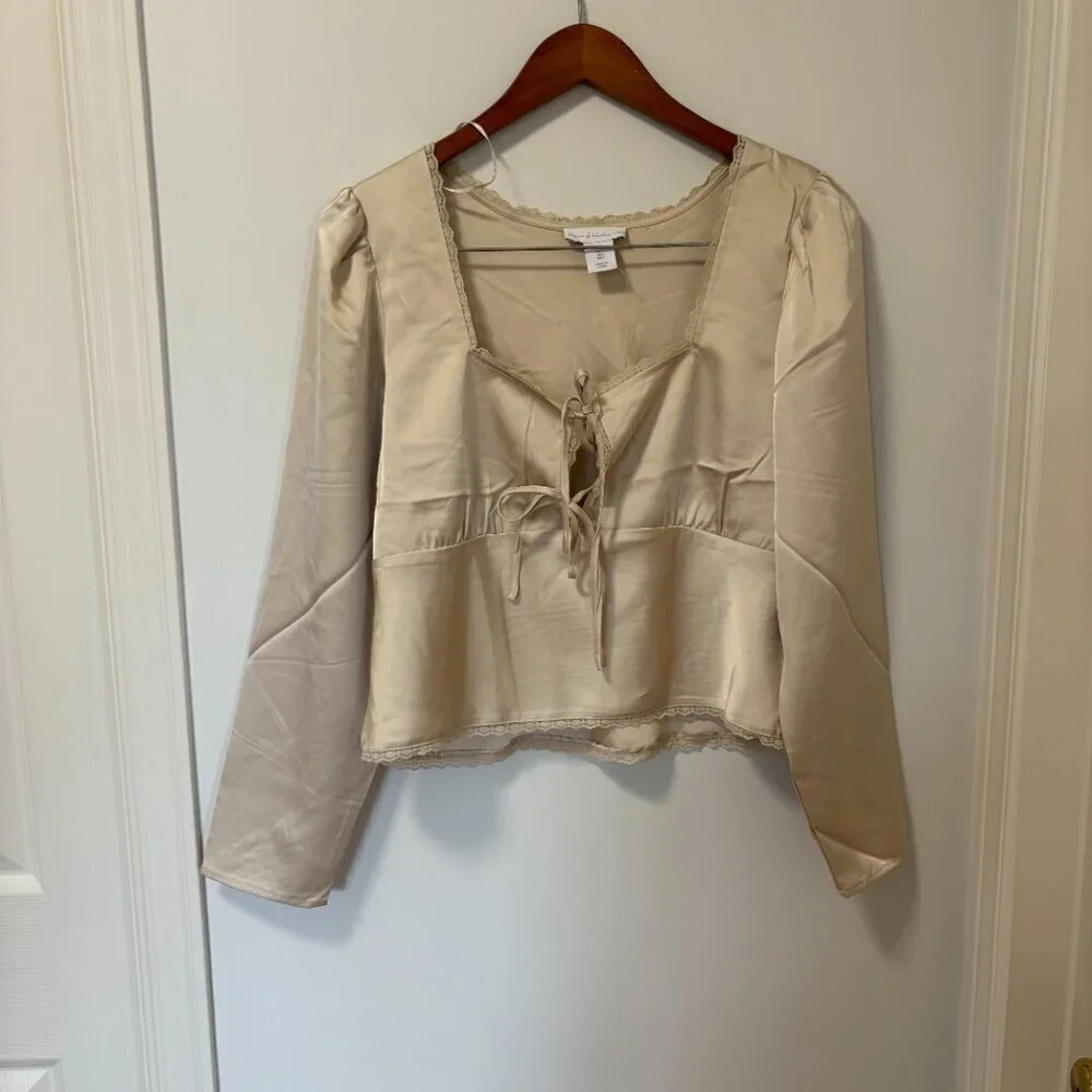 House of Harlow 1960 satiny long sleeve blouse cream crop lace bows Size L - Picture 2 of 12
